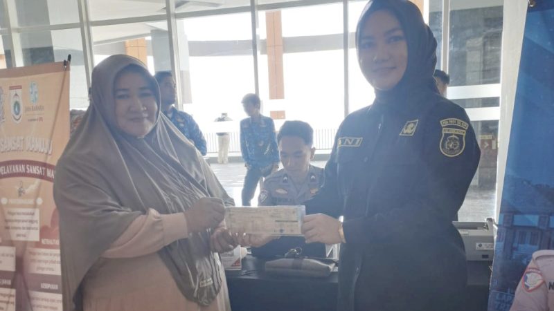 Layanan Samkel UPTD Pelayanan Pajak Mamuju, Edukasi Pajak dan Keselamatan Lalu Lintas Menggema di Mall Matos