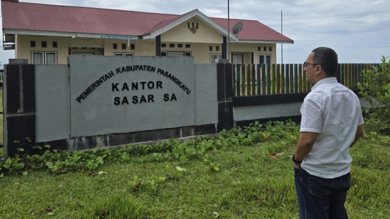 KominfoSS Tinjau Langsung Bantuan Internet Supbar Digital di Pasangkayu