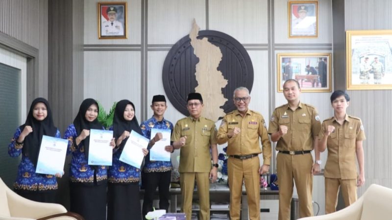 Pemprov Sulbar Serahkan SK CPNS Lulusan STTD, Perkuat SDM Transportasi Daerah
