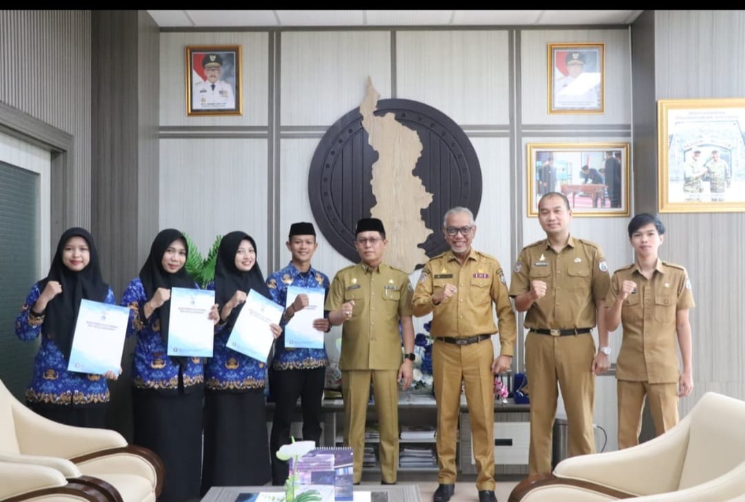 Pemprov Sulbar Serahkan SK CPNS Lulusan STTD, Perkuat SDM Transportasi Daerah