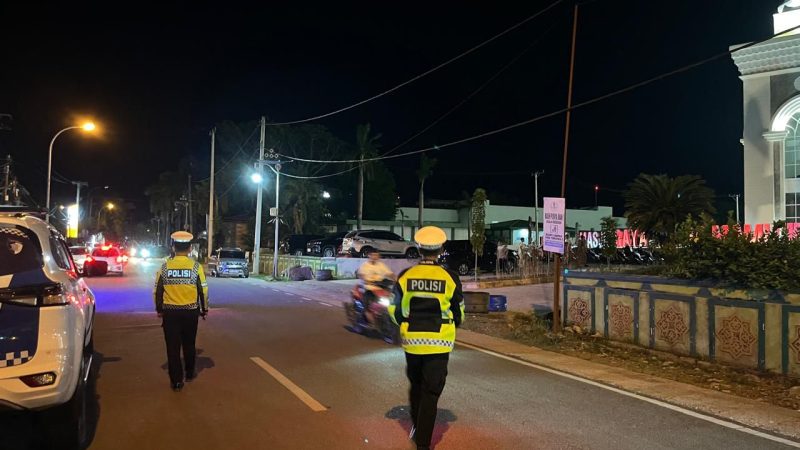 Ditlantas Polda Sulbar Sigap Berikan Perlindungan dan Atur Lalu Lintas