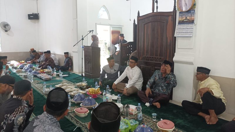 Wakili Gubernur, Kepala Biro Pemkesra Pererat Silaturahmi dalam Halal Bi Halal Masyarakat Parung