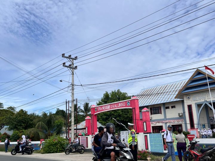 Berikan Rasa Aman, Jam Pulang Sekolah Jadi Prioritas Ditlantas Polda Sulbar