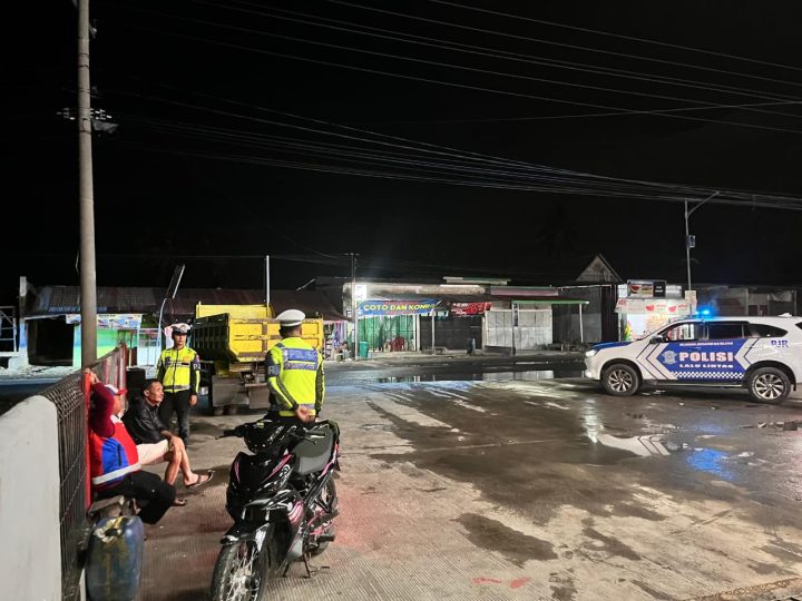 Jaga Keamanan Malam Hari, Ditlantas Polda Sulbar Konsisten Gencarkan Patroli