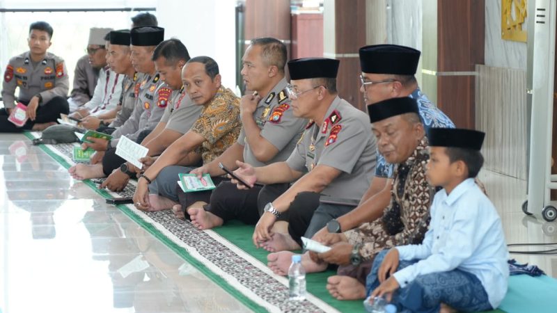 Yasinan Bersama Anak Yatim, Kapolda Sulbar Titip Doa demi Keamanan Kondusif