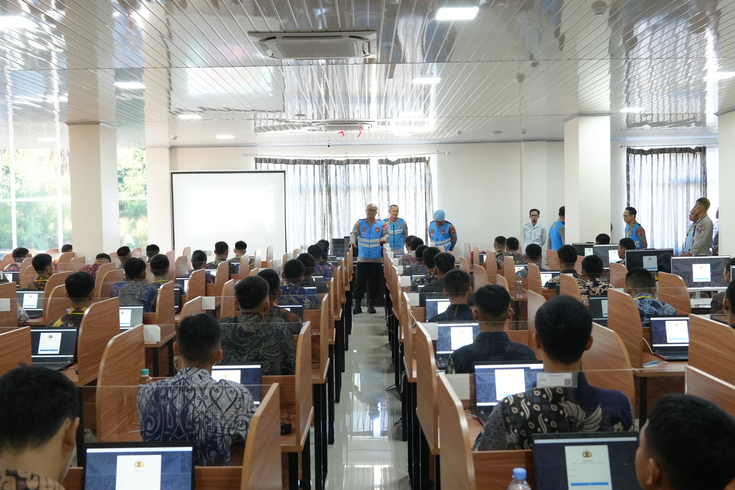Kapolda Sulbar Tinjau Langsung Tes CAT Psikologi