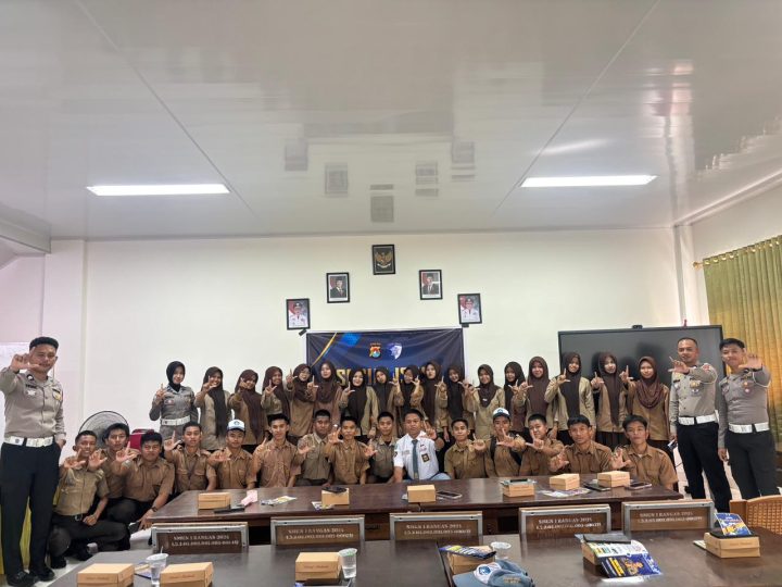 Ditlantas Polda Sulbar Sasar Pelajar di SMKN 1 Rangas, Sosialisasikan Keselamatan Berlalu Lintas