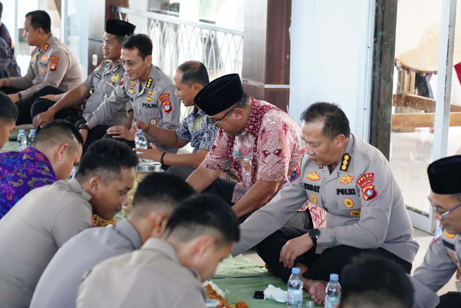 Memohon Ridho dan Keamanan Bersama Anak Yatim, Polda sulbar Gelar Doa Bersama