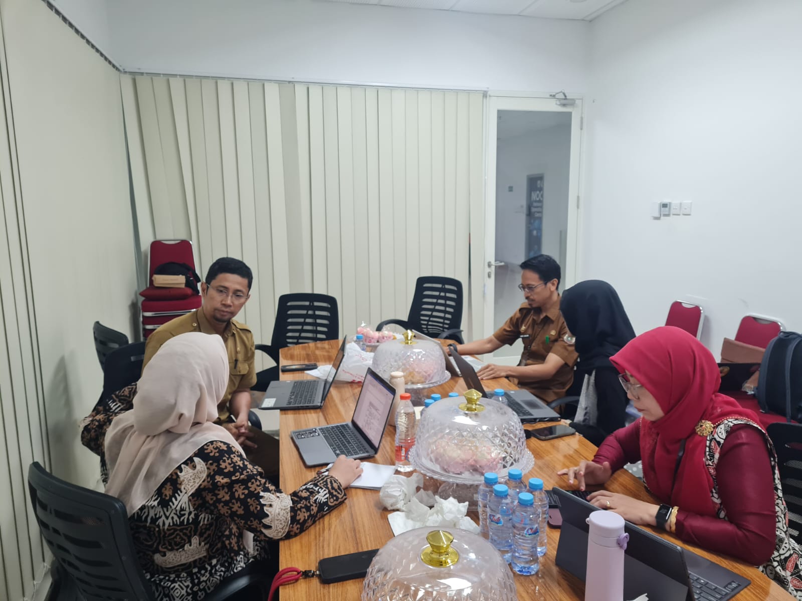 Evaluasi Data Pendapatan Daerah, Bapenda Sulbar Penuhi Permintaan Dokumen Itjen Kemendagri 