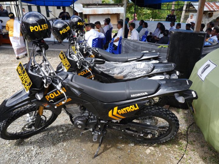 Kapolda Sulbar Serahkan Kendaraan Operasional untuk Polsek Pana