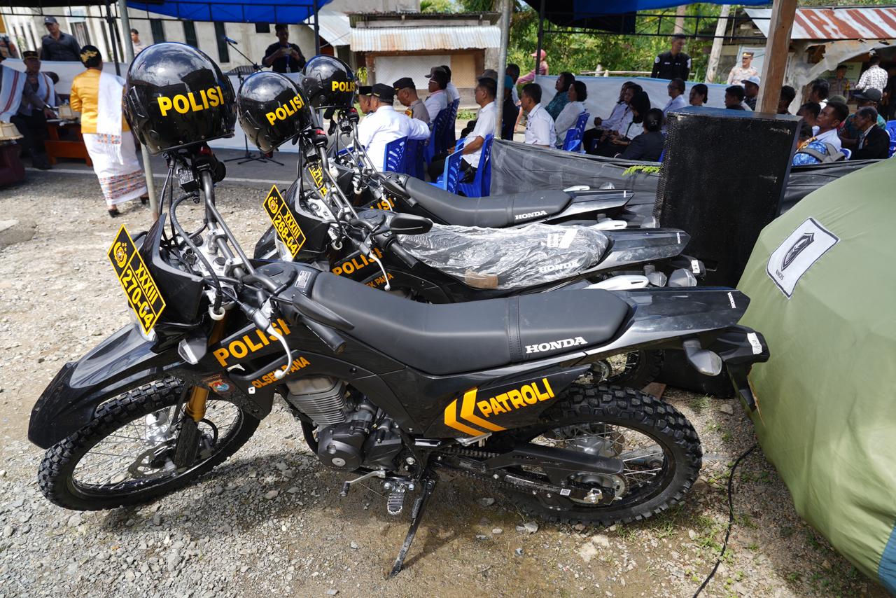 Kapolda Sulbar Serahkan Kendaraan Operasional untuk Polsek Pana