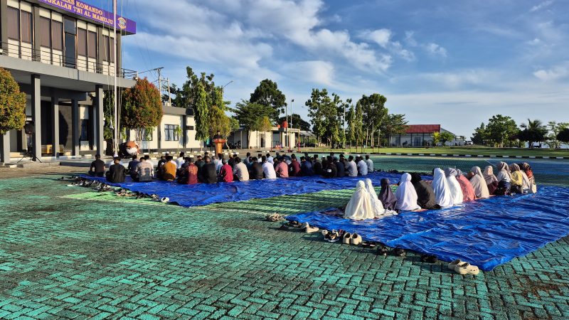 Momentum Idul Adha, Lanal Mamuju Perkuat Silaturahmi dan Kepedulian Sosial