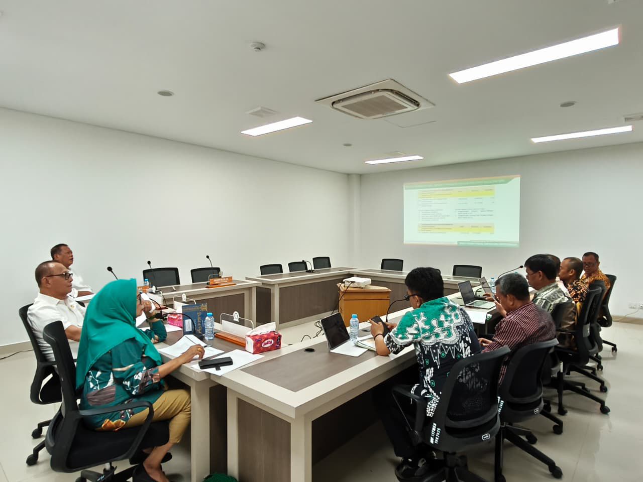 Realisasi PAD Baru 28 Persen, Komisi II DPRD Sulbar Minta OPD Berbenah