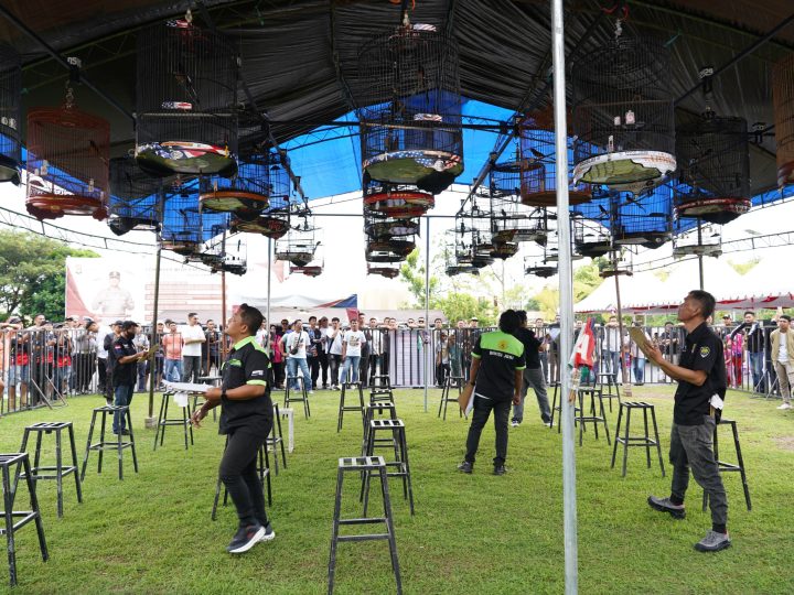Lomba Kicau Mania HUT Bhayangkara ke-80 di Polda Sulbar Diserbu Ratusan Peserta
