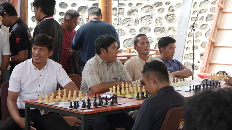 Turnamen Catur Meriahkan HUT Bhayangkara ke-80 dan HUT Polda Sulbar ke-10