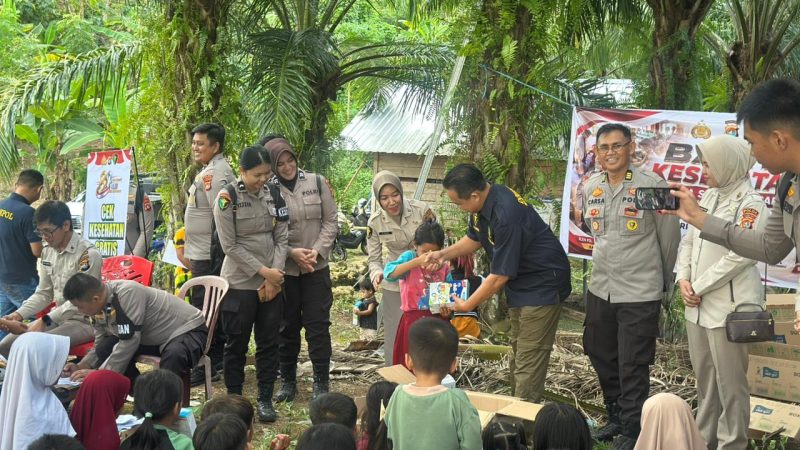 Ratusan Warga Taruminding Nikmati Layanan Kesehatan Gratis dari Biddokkes Polda Sulbar