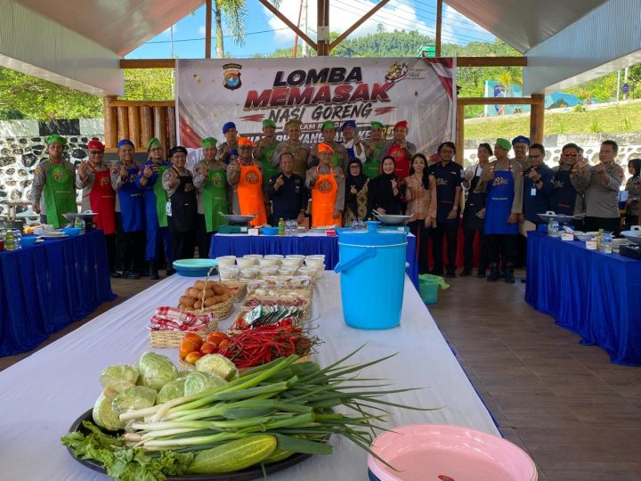 Meriahkan Hari Bhayangkara ke-80, Kapolda Sulbar Jadi Koki Dadakan di Lomba Nasi Goreng