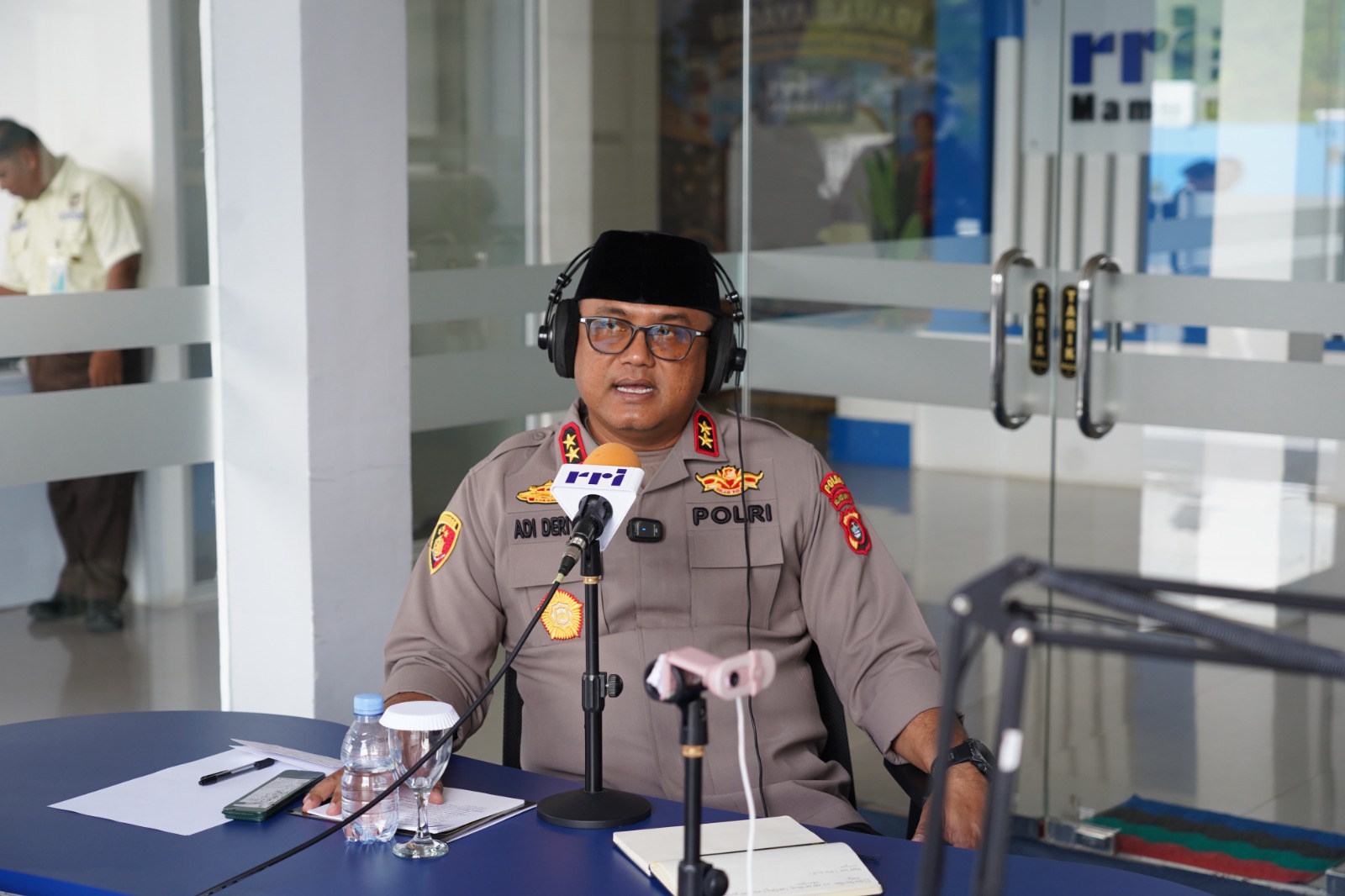 Dialog Interaktif Halo Sulbar Bersama RRI: Kapolda Sulbar Buka‑bukaan soal Pengabdian