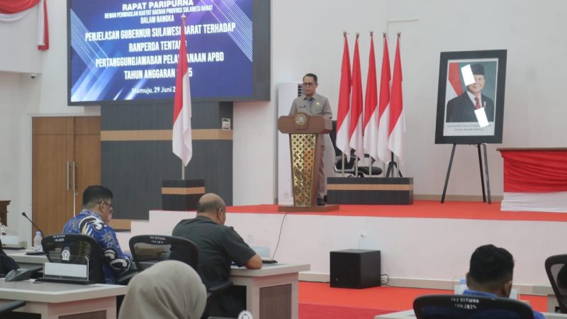 Mewakili Gubernur, Sekprov Sulbar Sampaikan Ranperda Pertanggungjawaban APBD 2025 di DPRD