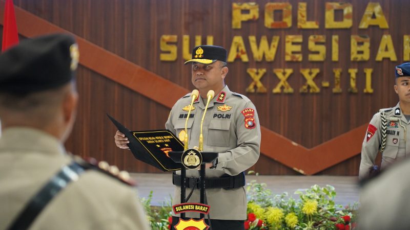 Kapolda Sulbar Pimpin Sertijab Enam Pejabat Utama dan Lantik Dua Pejabat Baru
