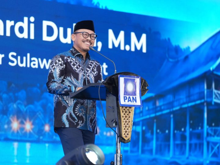 Gubernur SDK Hadiri Pelantikan DPW PAN Sulbar, Singgung Koalisi Pilgub 2029
