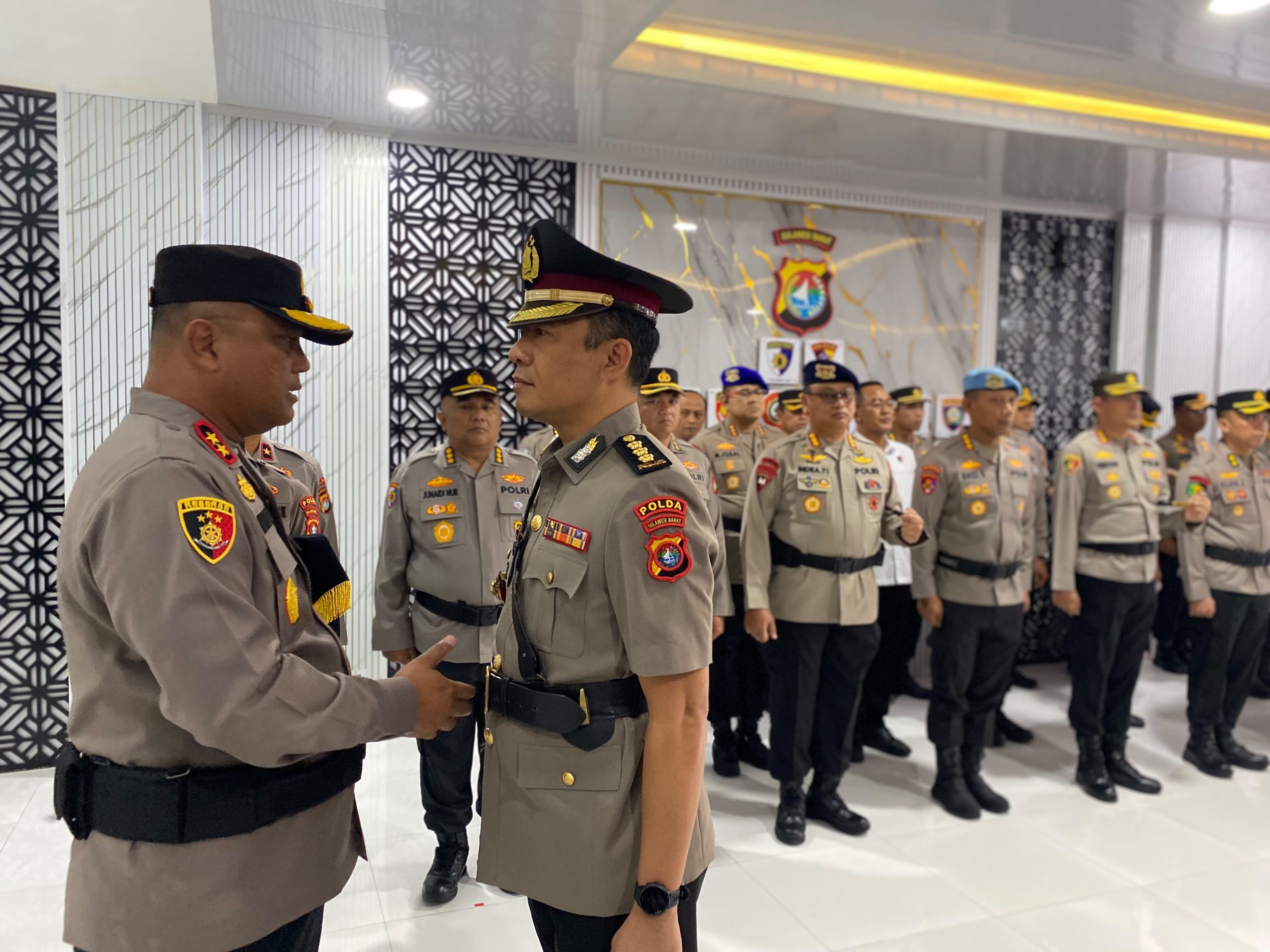 Kapolda Sulbar Lantik Karolog Baru, Tekankan Logistik Pilar Utama Tugas Polri