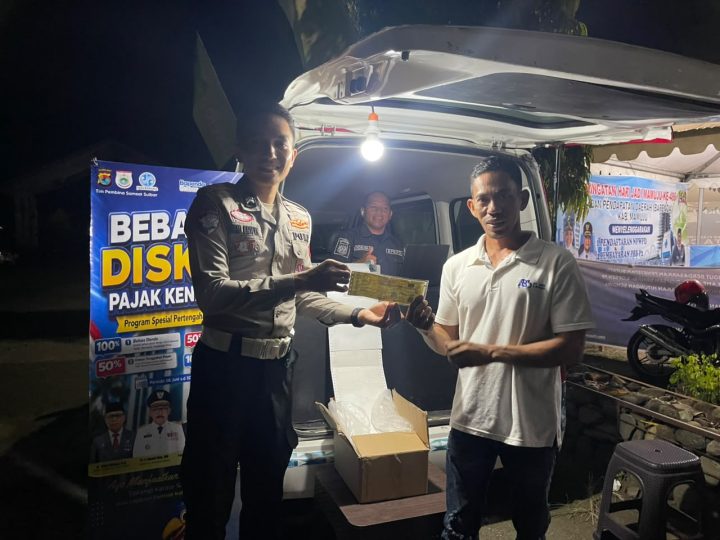 Samsat Keliling Malam Ditlantas Polda Sulbar Permudah Masyarakat Bayar Pajak Kendaraan