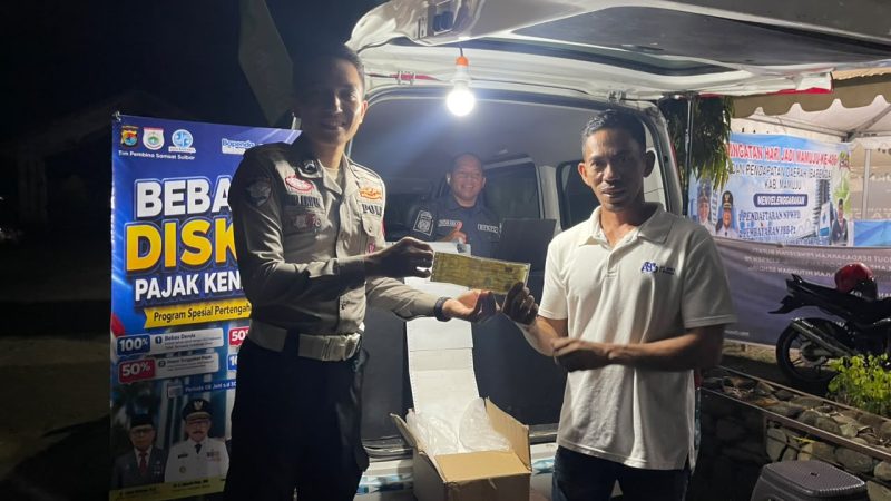 Samsat Keliling Malam Ditlantas Polda Sulbar Permudah Masyarakat Bayar Pajak Kendaraan