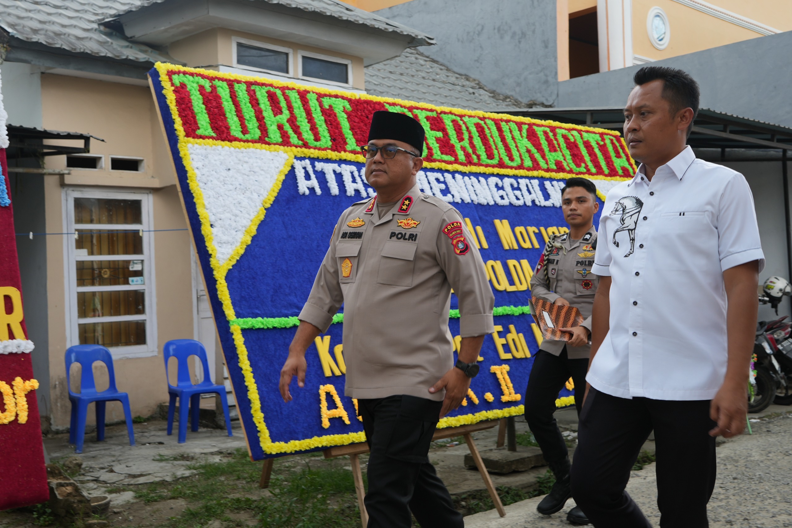 Kapolda Sulbar Takziah ke Rumah Duka Aipda Andi Marjan, Beri Dukungan untuk Keluarga
