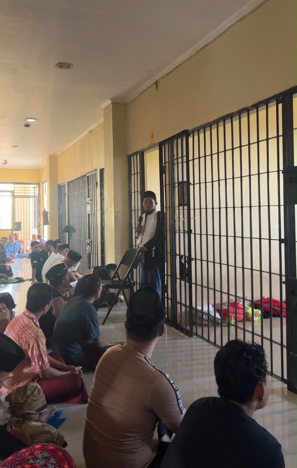 Tahanan Polda Sulbar Rutin Ikuti Pembinaan Rohani, Bekal Menjadi Pribadi Lebih Baik