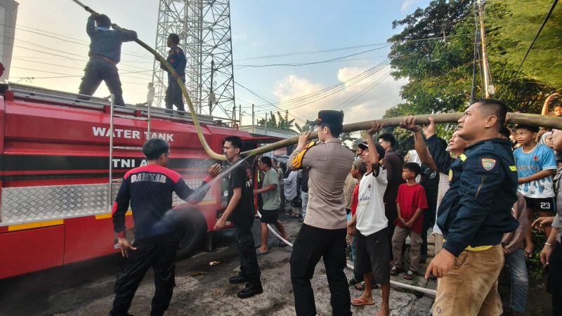 Polisi Selidiki Kebakaran 2 Rumah di Polewali, Dugaan Sementara Korsleting Listrik