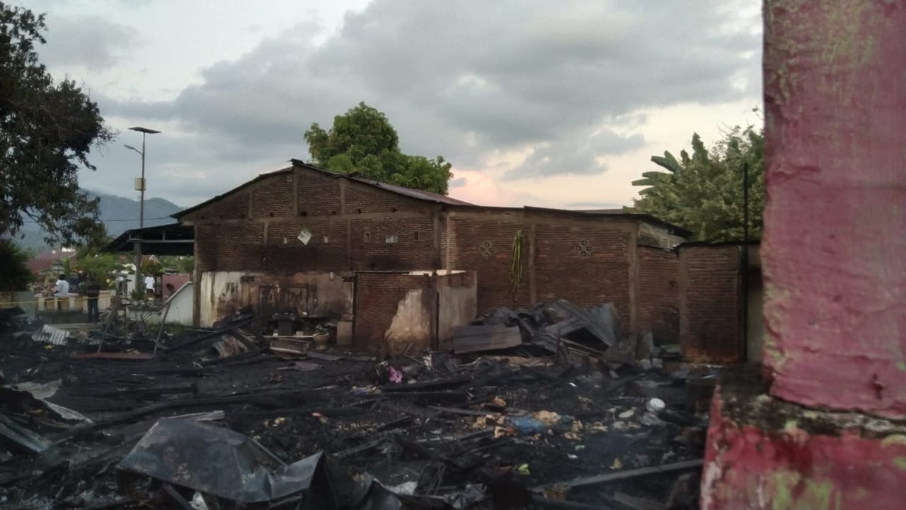 Dua Rumah Rusak Berat Akibat Kebakaran di Polewali, BPBD Sulbar Lakukan Koordinasi Cepat