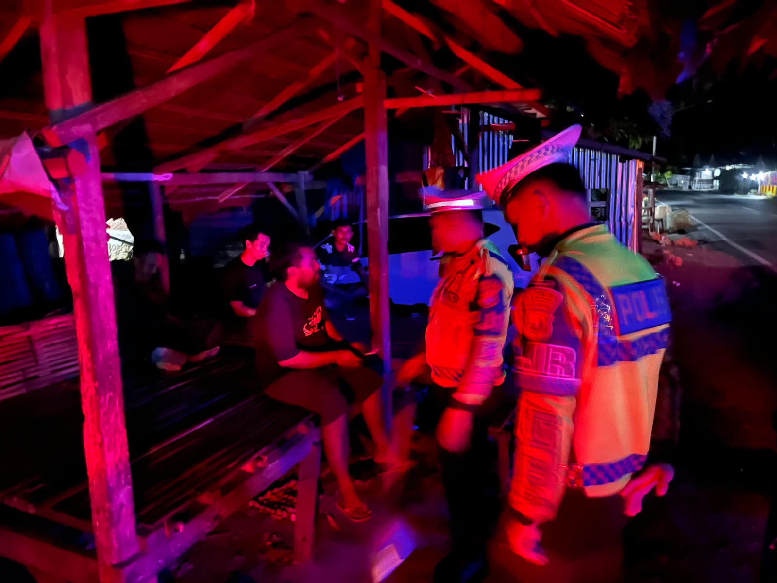 Patroli Malam Ditlantas Polda Sulbar, Perkuat Kamseltibcarlantas di Titik Rawan