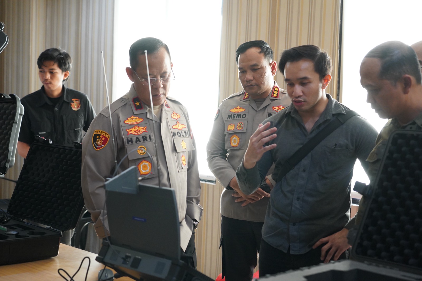 Cek Peralatan Khusus Ditintelkam, Wakapolda Sulbar Dorong Optimalisasi Teknologi Informasi