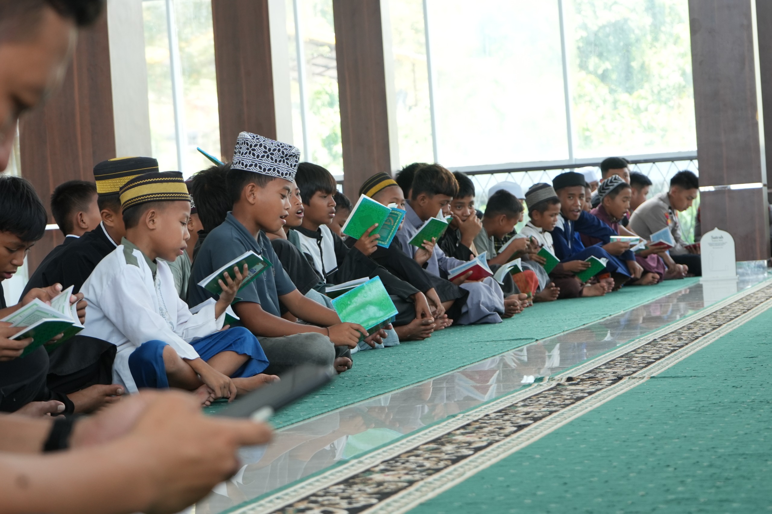 Kapolda Sulbar Gelar Ibadah Bersama Anak Yatim, Panjatkan Doa untuk Keamanan dan Kedamaian