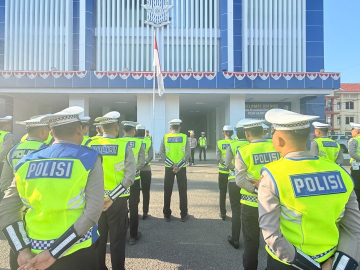 Semangat Kemerdekaan, Dirlantas Polda Sulbar Ajak Personel Layani Masyarakat dengan Hati