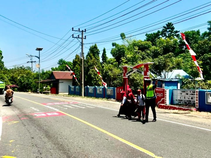 Tak Sekadar Mengatur Lalu Lintas, Polantas Hadir Lindungi Anak Sekolah