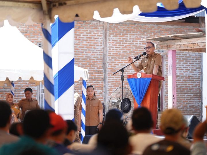 Kolaborasi Pemprov Sulbar dan DPR RI, Petani Mamuju Terima Alsintan, Bibit dan Pupuk