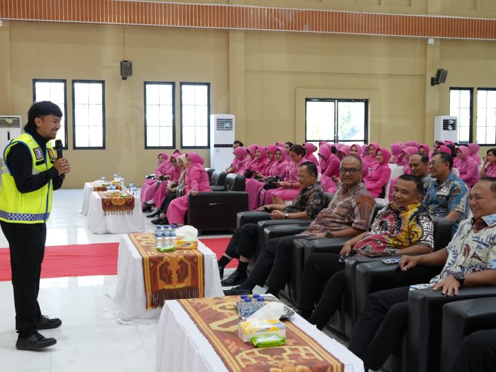 Peringatan HKGB Ke-74, Kapolda Sulbar Berikan Dukungan Penuh Bhayangkari Tetap Berkarya