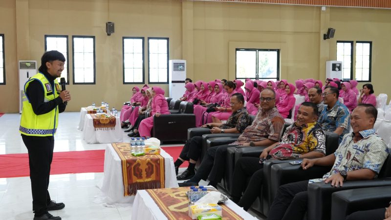 Peringatan HKGB Ke-74, Kapolda Sulbar Berikan Dukungan Penuh Bhayangkari Tetap Berkarya