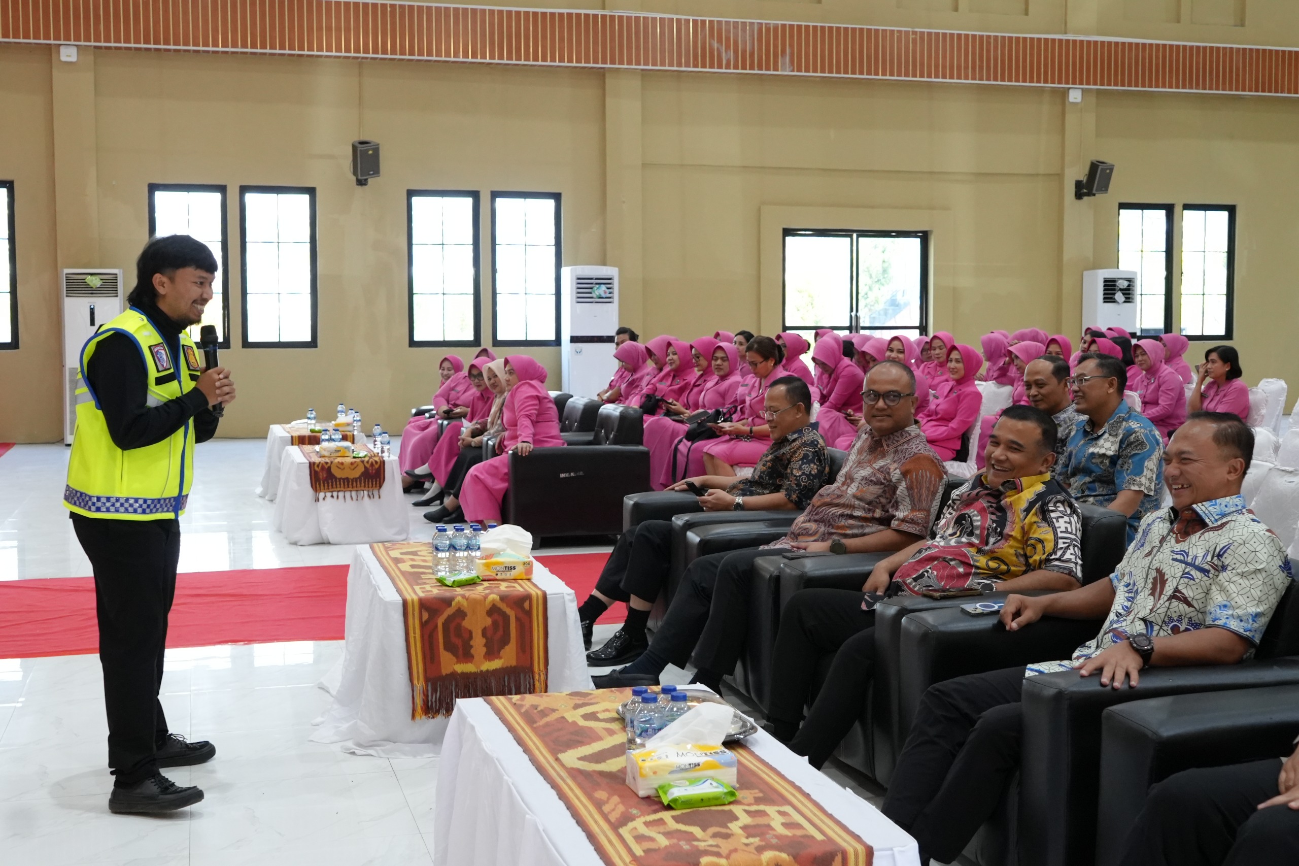 Peringatan HKGB Ke-74, Kapolda Sulbar Berikan Dukungan Penuh Bhayangkari Tetap Berkarya