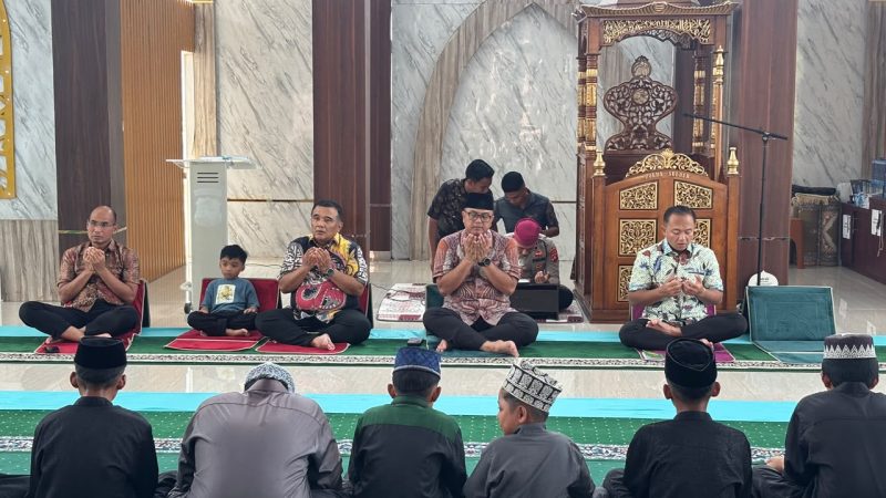 Hadirkan Keberkahan Bersama Anak Yatim dan Santri, Polda Sulbar Jaga Nilai Spritual