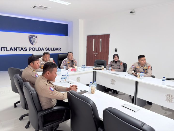 Evaluasi Kinerja dan Standar Pelayanan, Ditlantas Polda Sulbar Gelar Rakor Regident