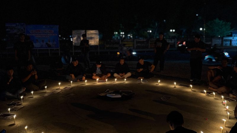 Solidaritas untuk Lima Jurnalis Hilang, Puluhan Wartawan Mamuju Nyalakan Lilin
