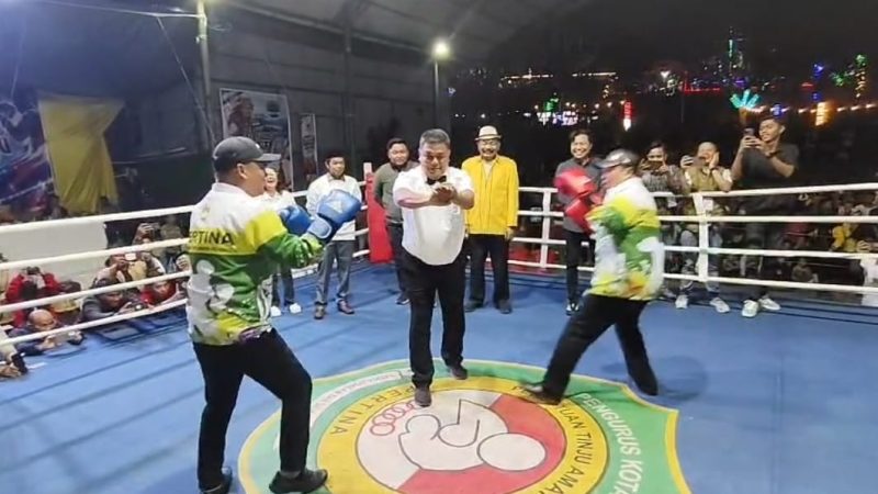 Bupati Mamasa dan Ketua KONI Sulbar Adu Tinju di Pembukaan Kejurprov