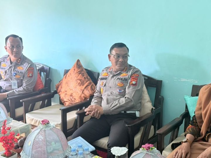 71 Tahun Mengabdi, Dirlantas Polda Sulbar Kunjungi Purnawirawan