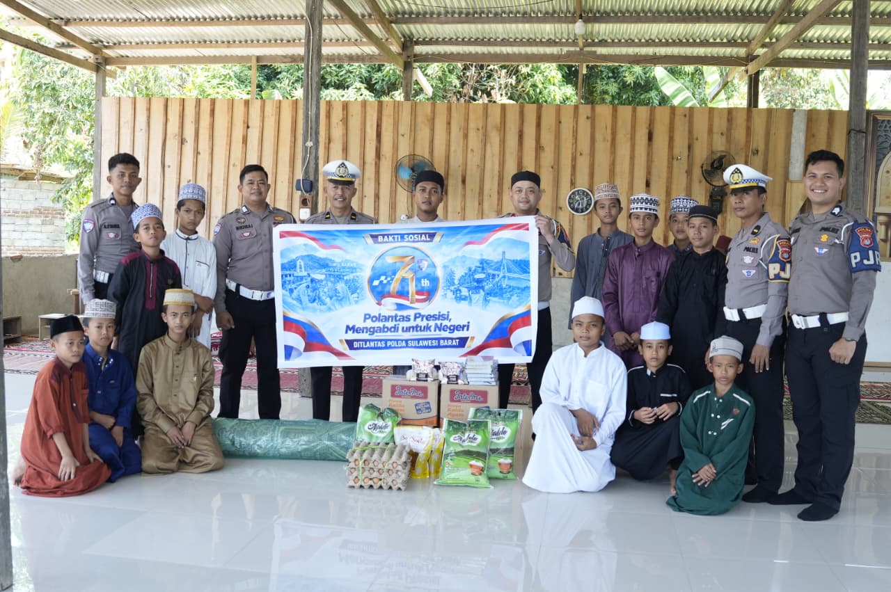 Wujud Syukur 71 Tahun Pengabdian, Ditlantas Polda Sulbar Tebar Kebaikan Lewat Bakti Sosial