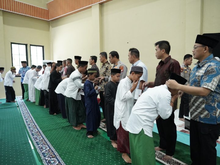 Jadi Program Rutin Polda Sulbar, Untaian Doa di Balik Senyuman Anak Yatim