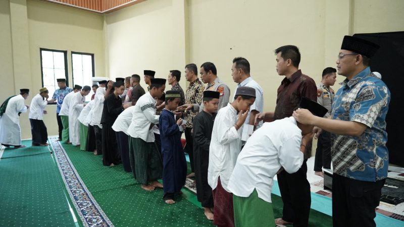 Jadi Program Rutin Polda Sulbar, Untaian Doa di Balik Senyuman Anak Yatim