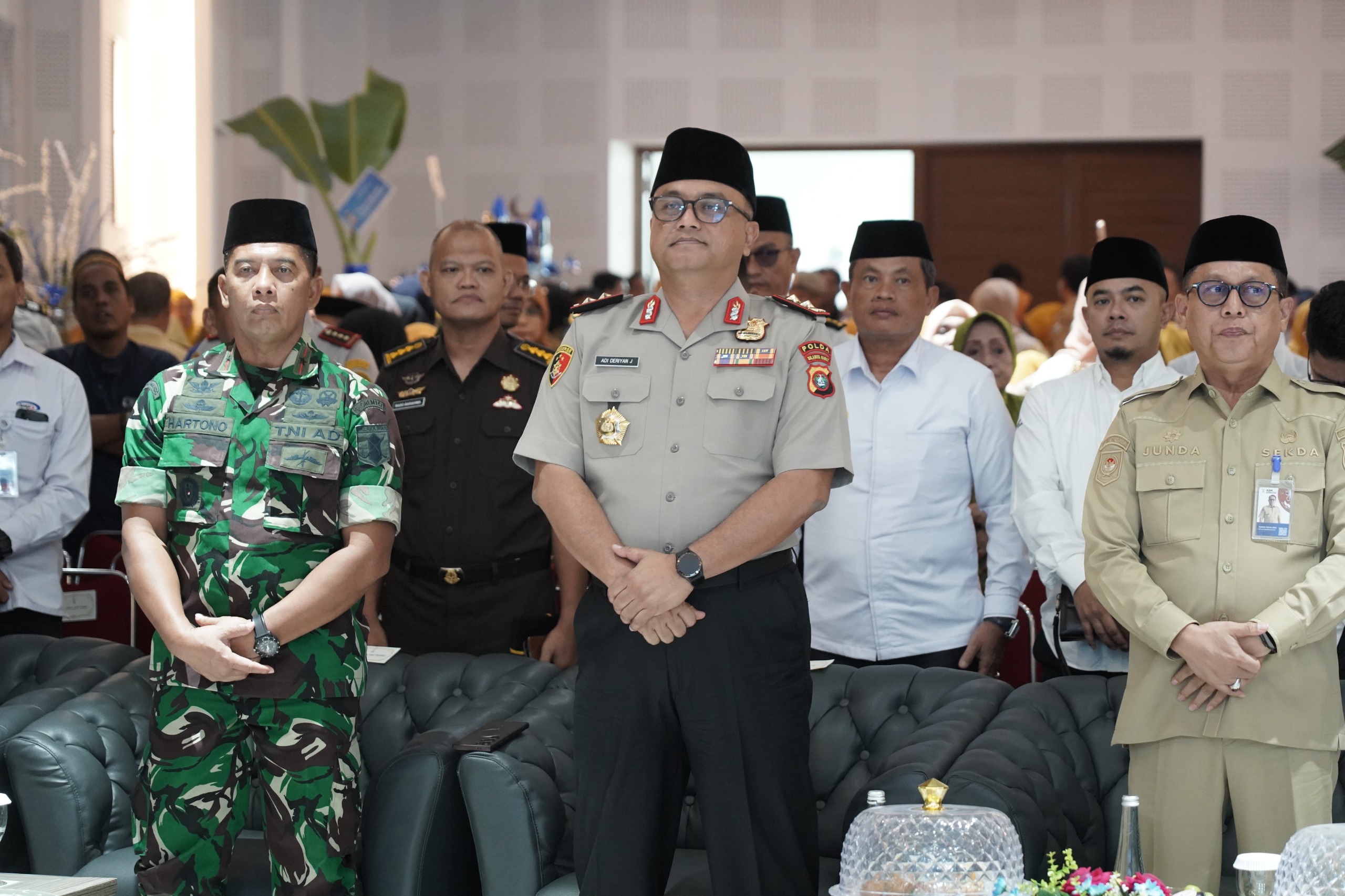 Momen Hangat Perayaan Maulid, Kapolda Bersama Pemda Komitmen Jaga Kedamaian Sulbar